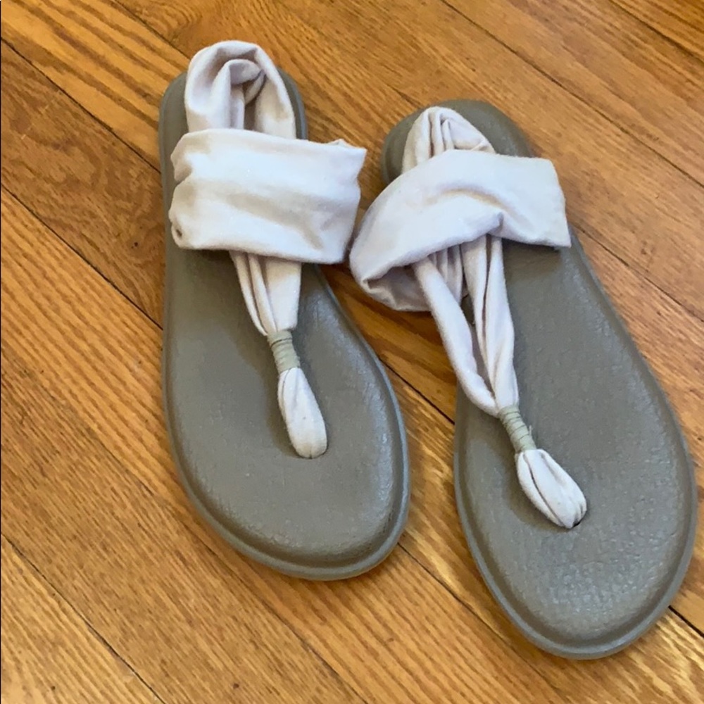 Splendid sandals